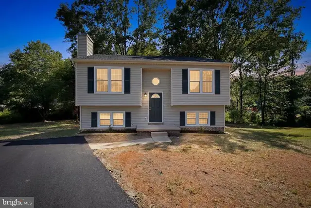 10921 Peach Tree Dr, Fredericksburg
