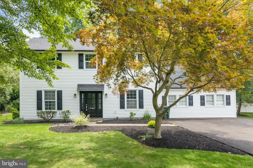 480 Yale Dr, SOUTHAMPTON