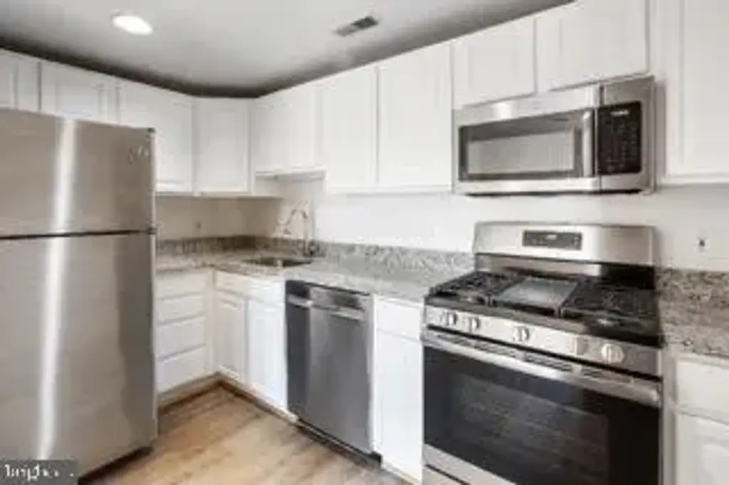 724 S Wolfe #1a, BALTIMORE