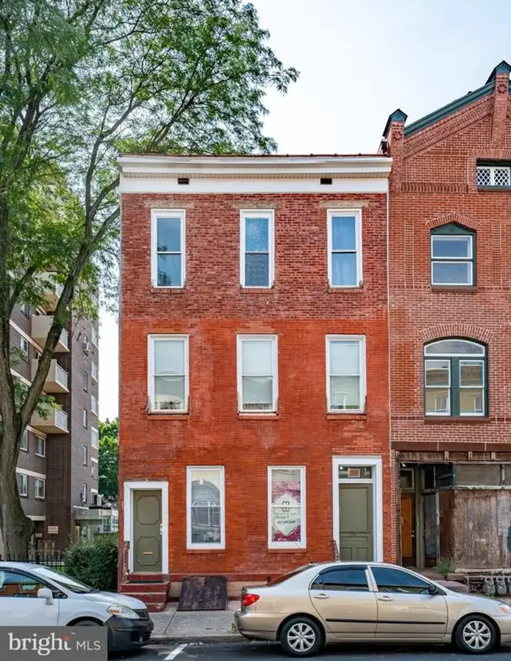 114 S 6th St, READING