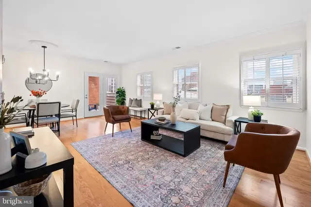 123 W Barre St W #402, Baltimore
