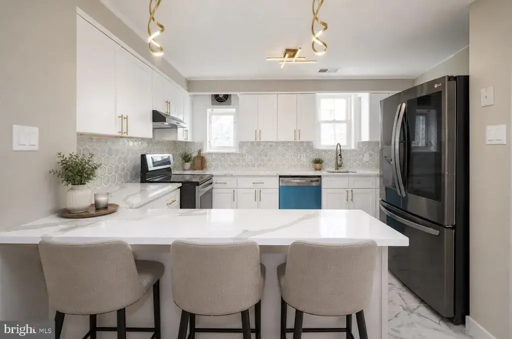 291 Jackson Ave, LANSDOWNE