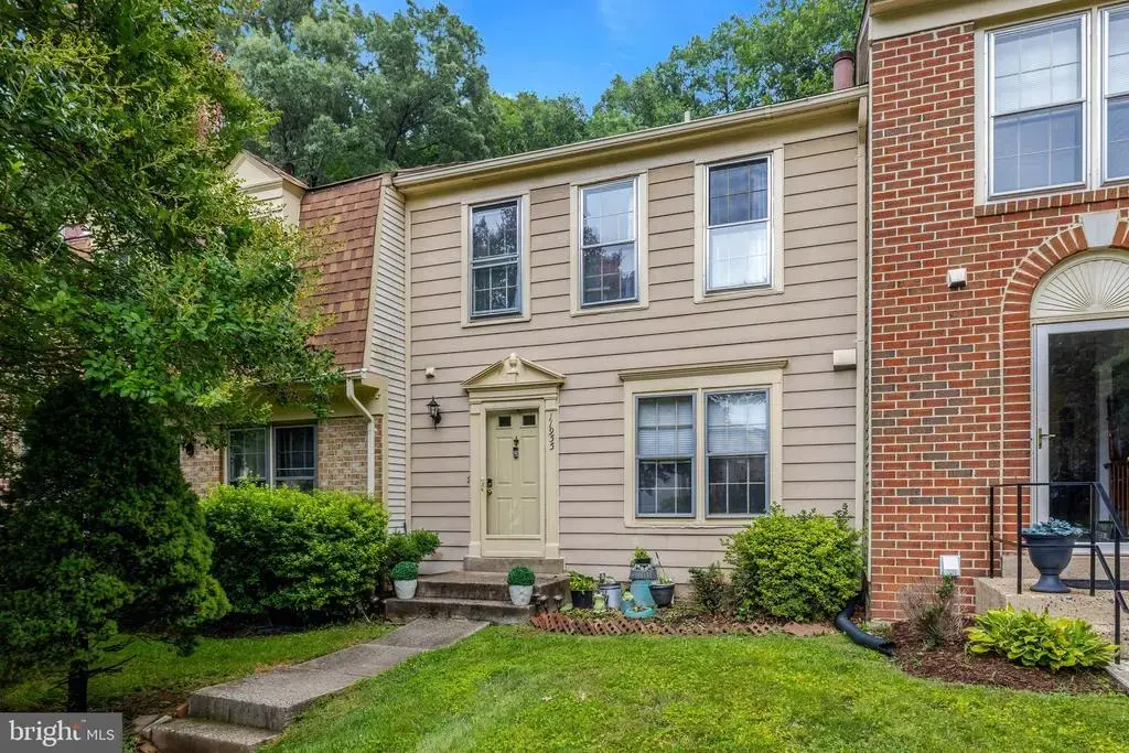 11955 Artery Dr, FAIRFAX