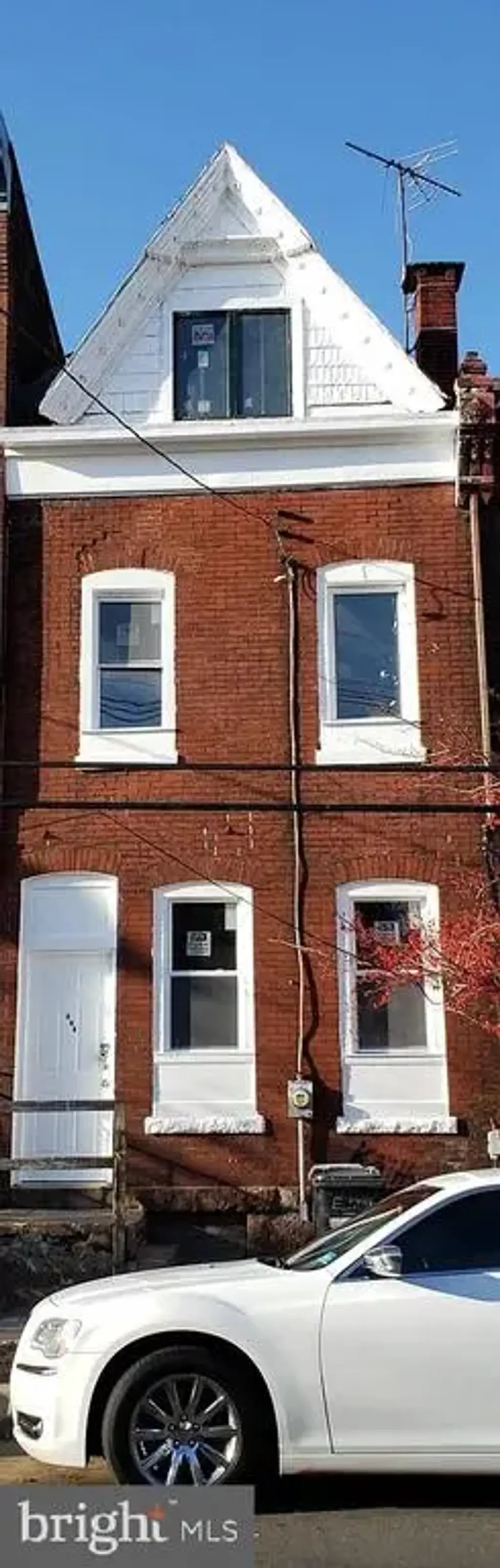 872 E State St, TRENTON