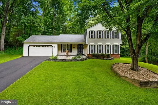 6121 Queens Brigade Ct, Fairfax