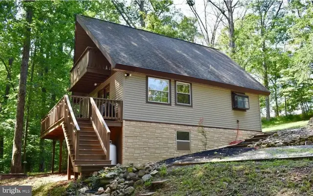 221 S Honeysuckle Ln, Madison