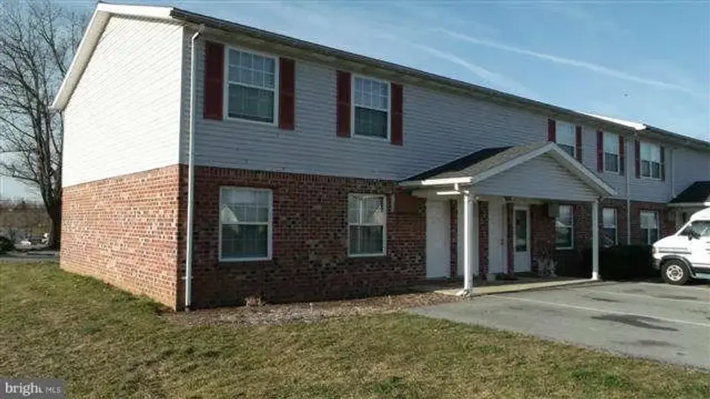 1760 Wisteria Dr #j, CHAMBERSBURG