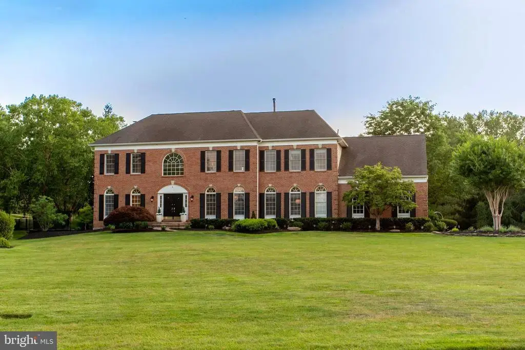 1 Hibbs Ln, NEW HOPE