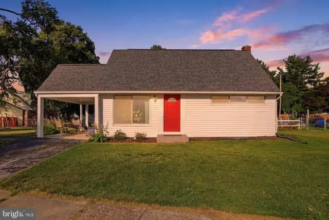 141 Stony Brook Dr, York