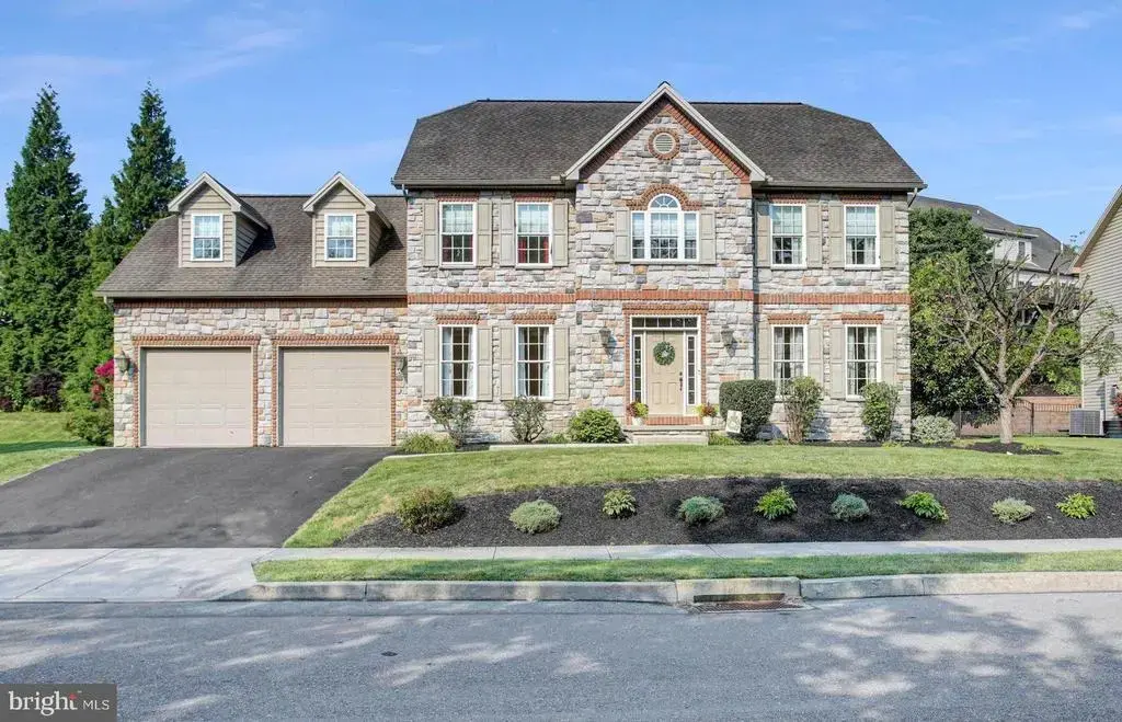 492 Francis Dr, MECHANICSBURG