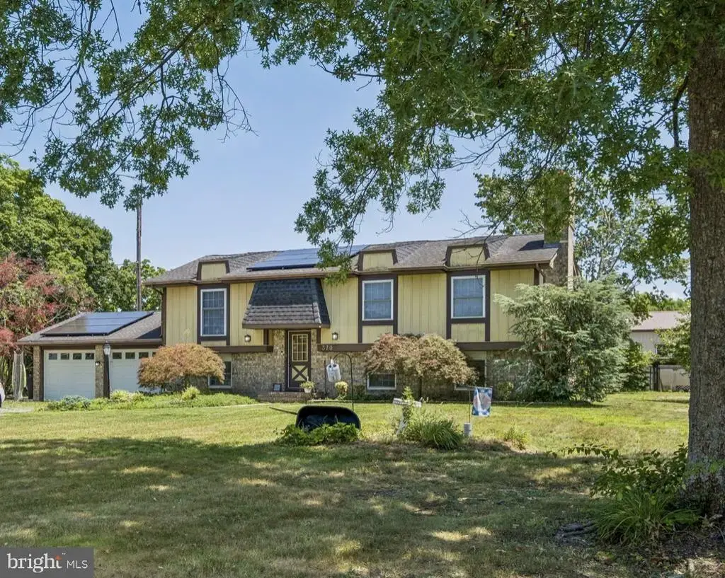 370 Pine Rd, HAMMONTON