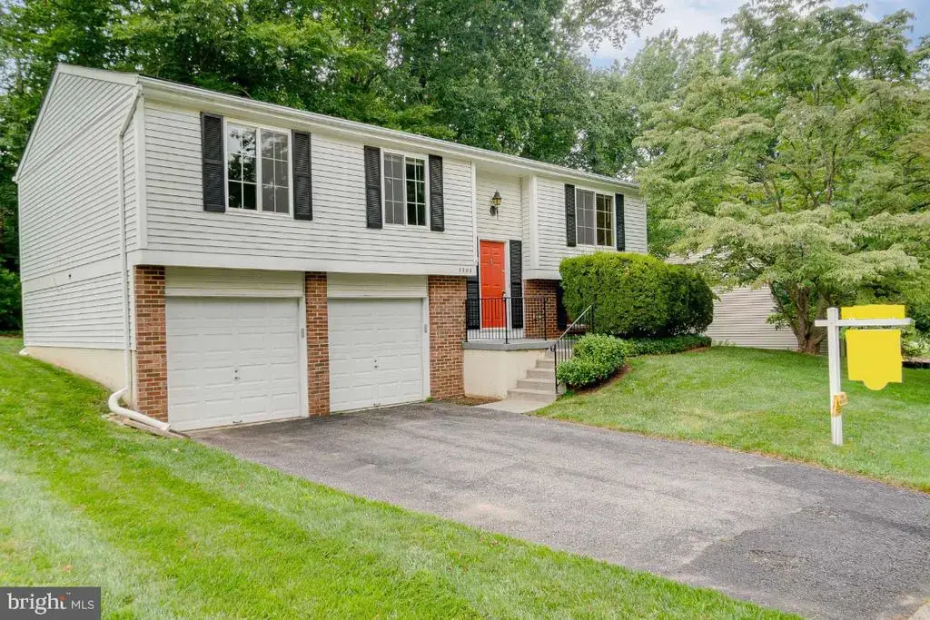 5906 Oak Leather Dr, BURKE