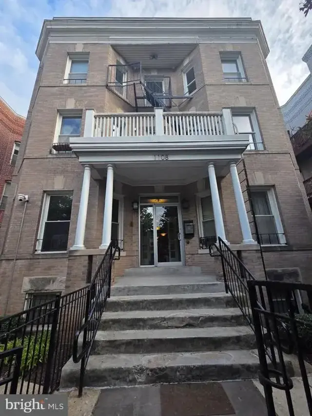 1108 Columbia Rd Nw #202, Washington