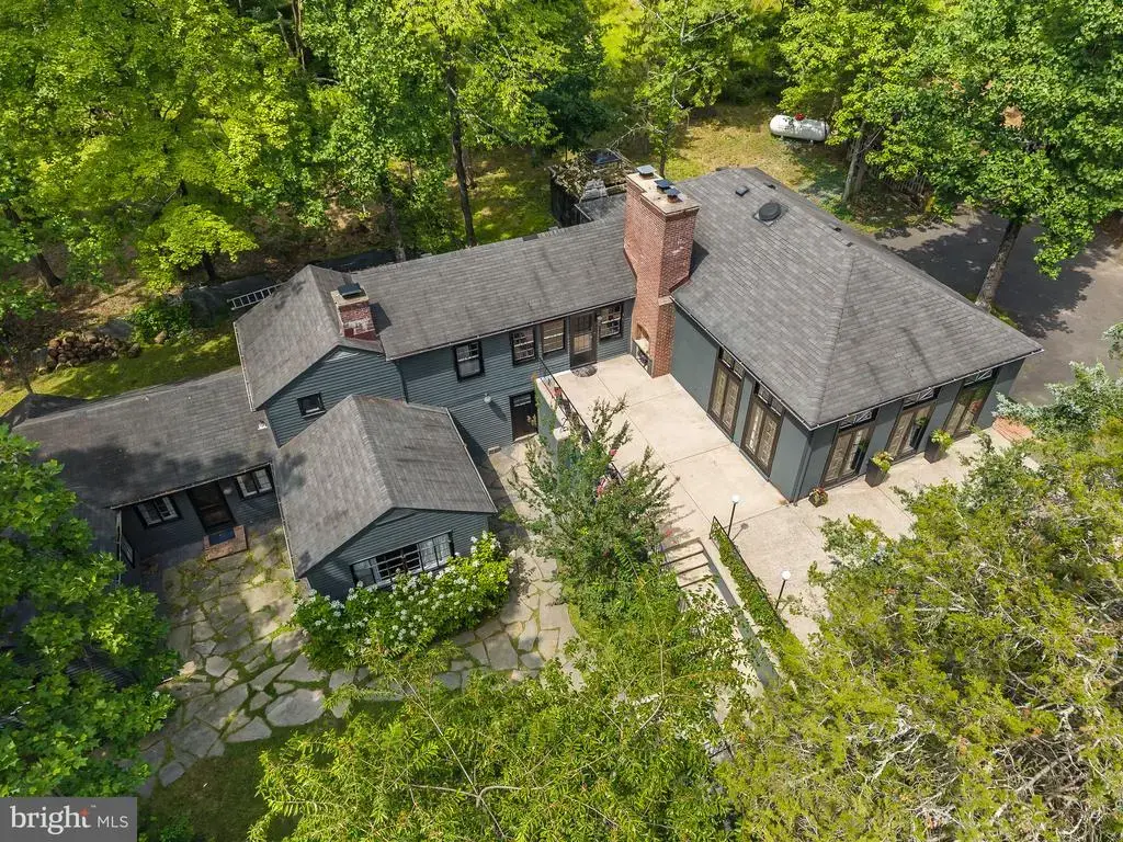 592 Province Line Rd, HOPEWELL