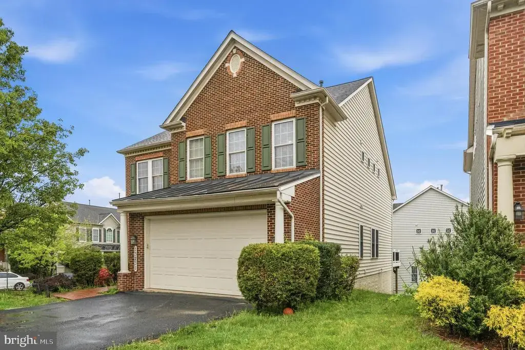 13231 Dutrow Dr, CLARKSBURG