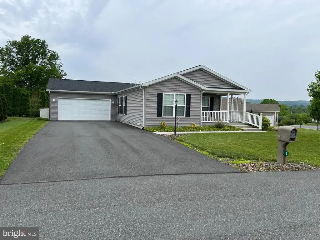 2 Egret Ct, BECHTELSVILLE