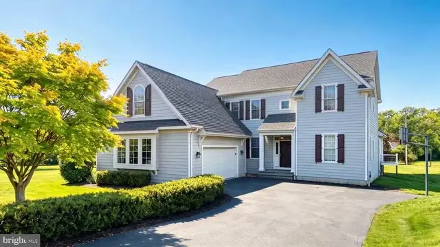 109 Braebank Ln, Bryn Mawr