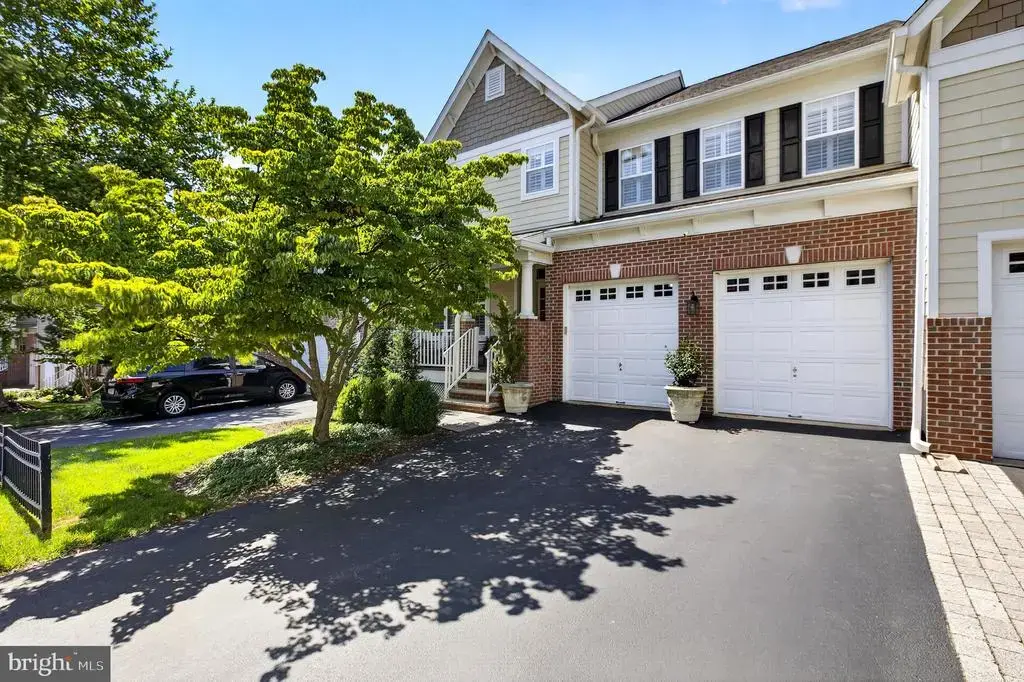 502 Titus Rd, LAMBERTVILLE
