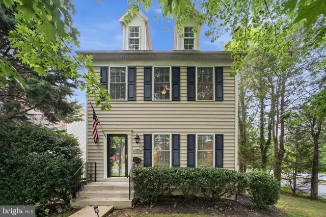 10802 Second St, Fairfax