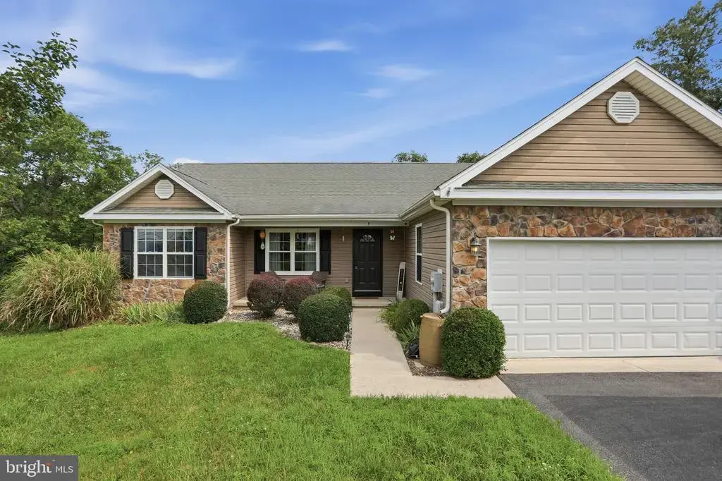 3 Lure Ct, INWOOD