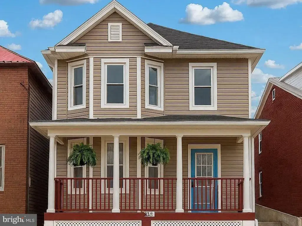 633 N Queen St, MARTINSBURG