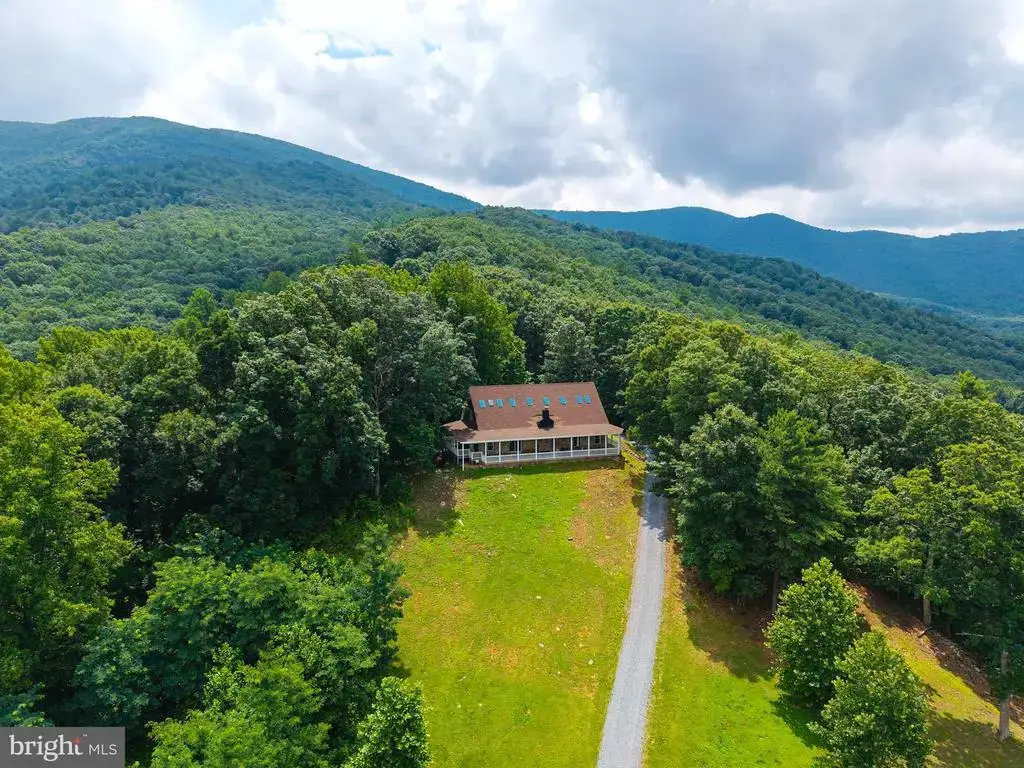 3827 Pine Grove Rd, STANLEY