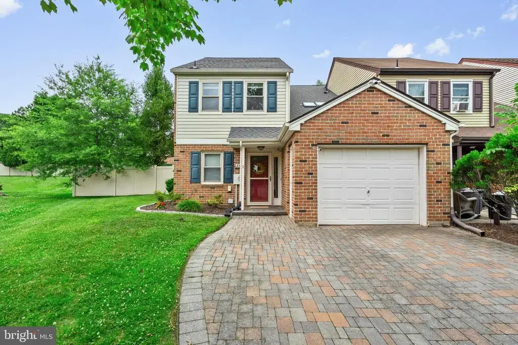 243 Tareyton Dr, LANGHORNE