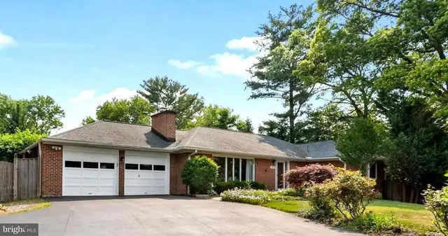 7608 Quintana Ct, Bethesda