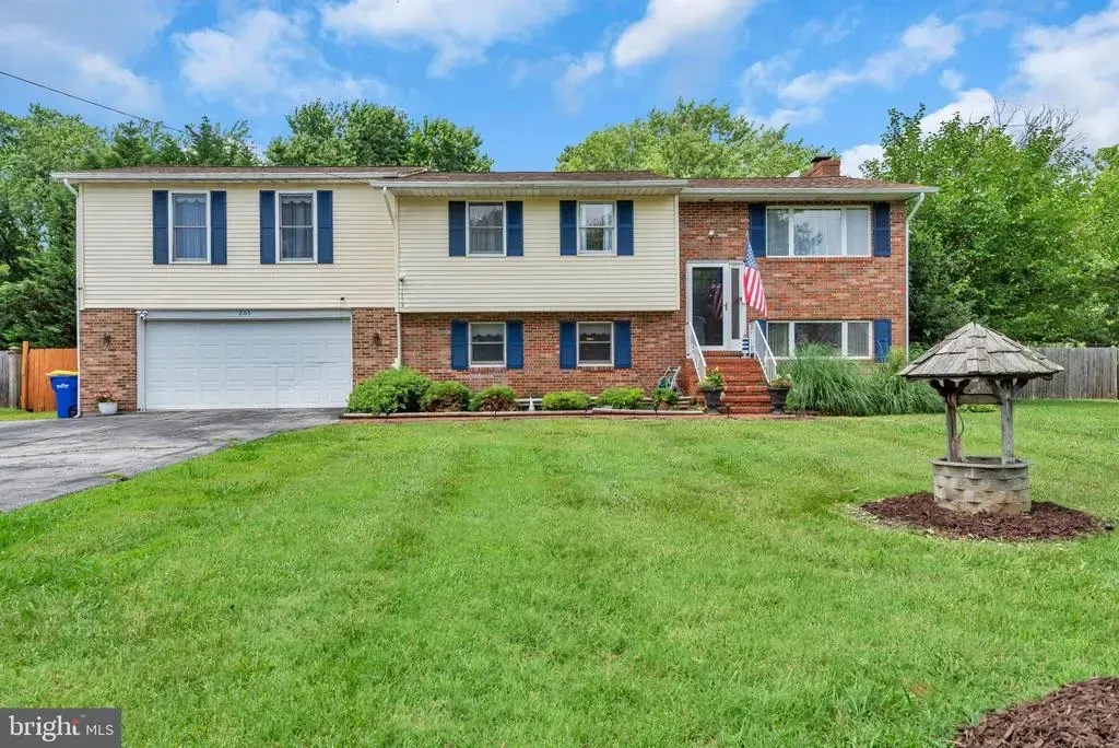 205 Anchor Ln, CHESTER