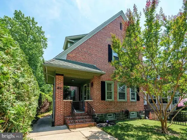 400 S Sycamore St, Wilmington