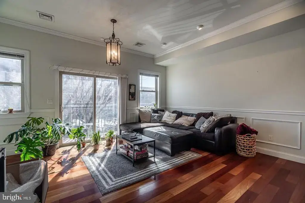 329 W Girard Ave #2nd Floor, PHILADELPHIA
