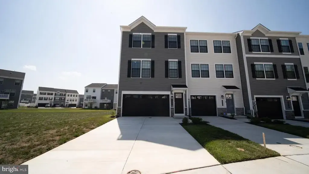 442 Whirl Ln, LA PLATA