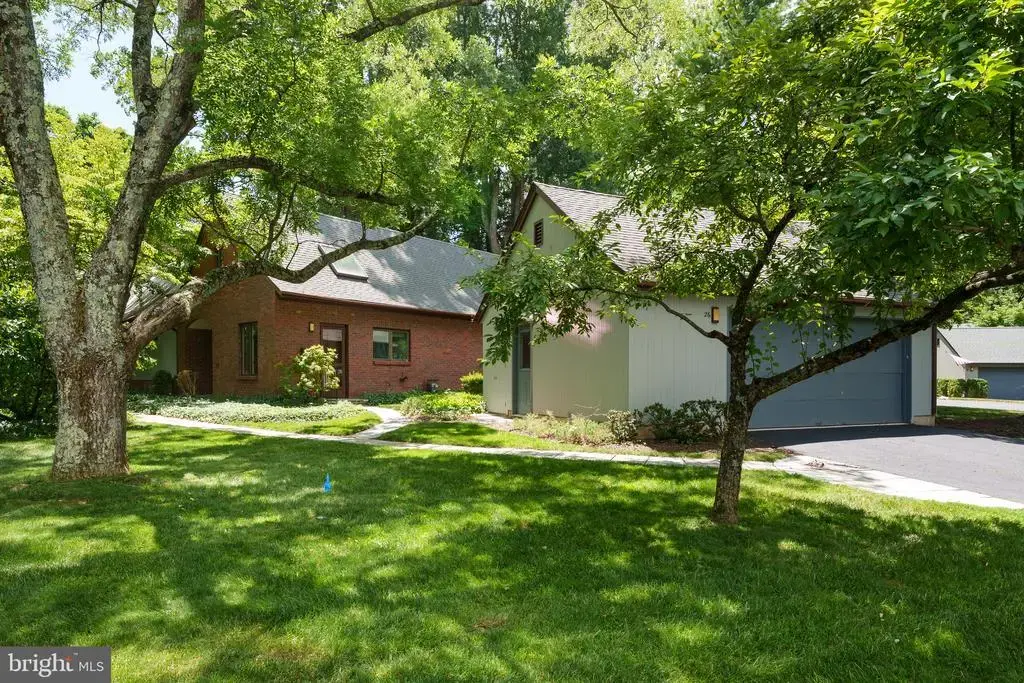26 Constitution Hill W, PRINCETON