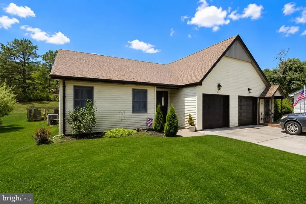 10 Cedar Ave, MANAHAWKIN