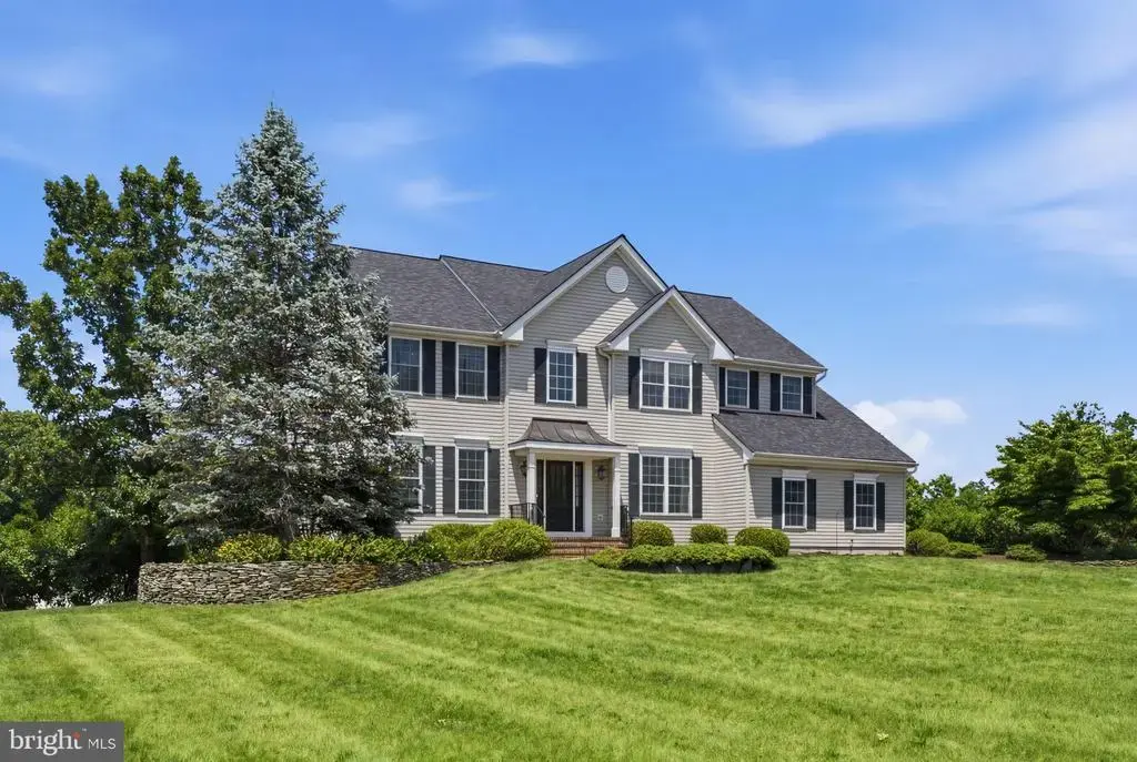 28 Music Mountain Blvd, LAMBERTVILLE