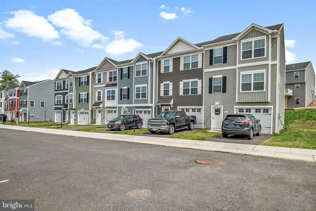 103 Alfalfa Dr, CARLISLE