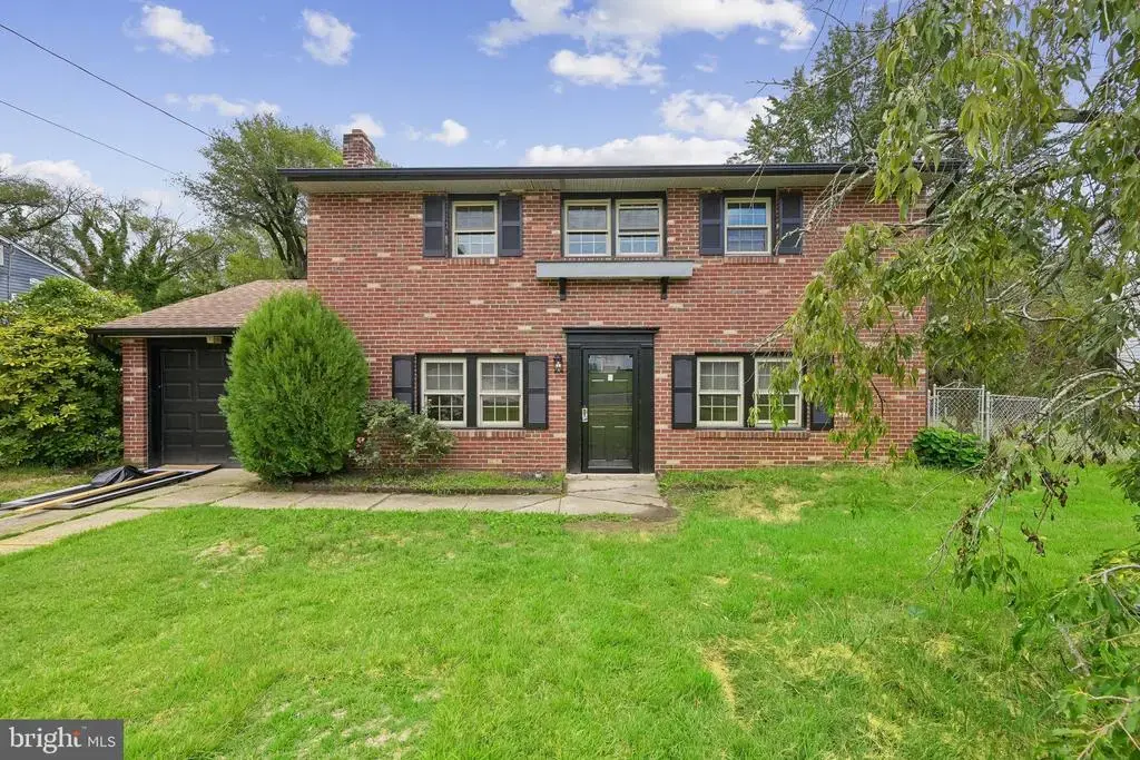 2310 S Cuthbert Dr, LINDENWOLD