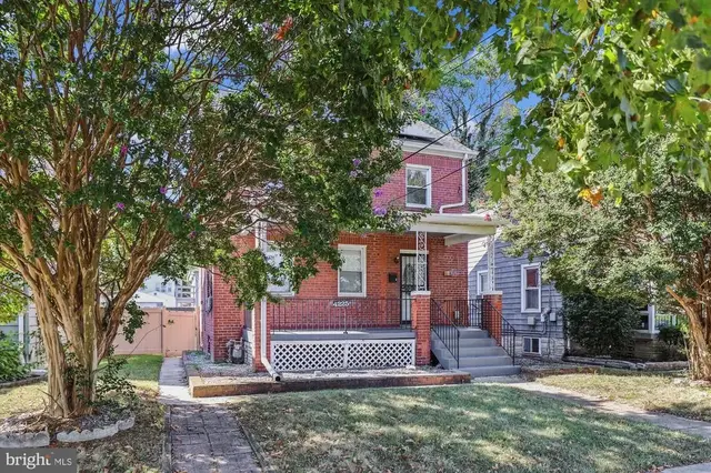 4225 Meade St Ne, Washington