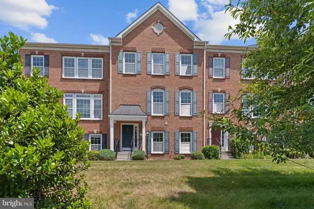 8852 Purple Iris Ln #16, Elkridge
