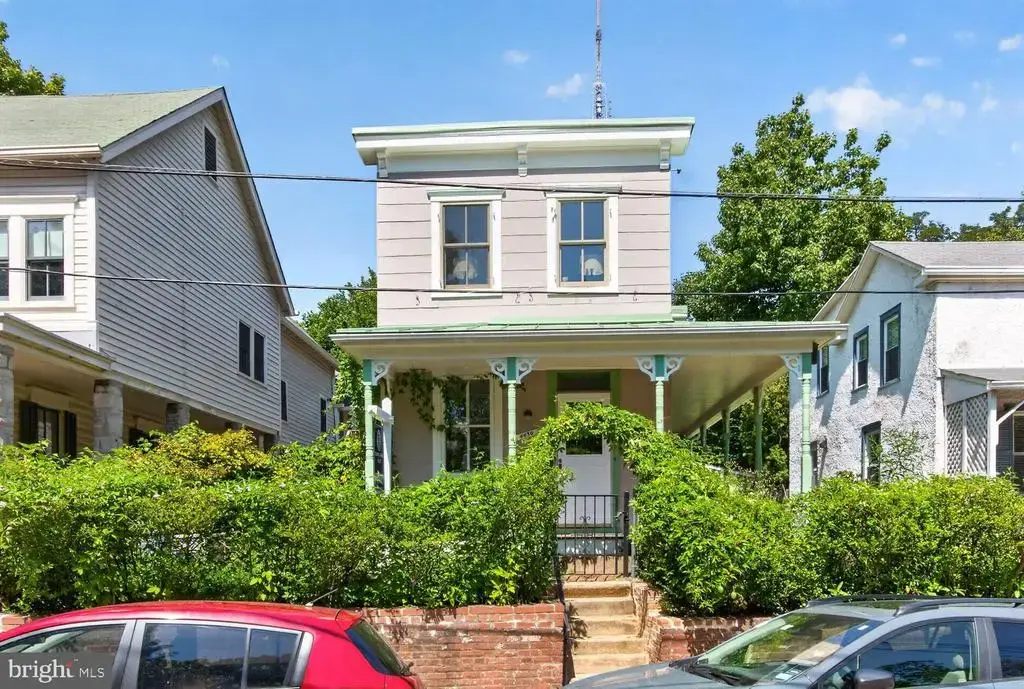 4430 Grant Rd Nw, WASHINGTON