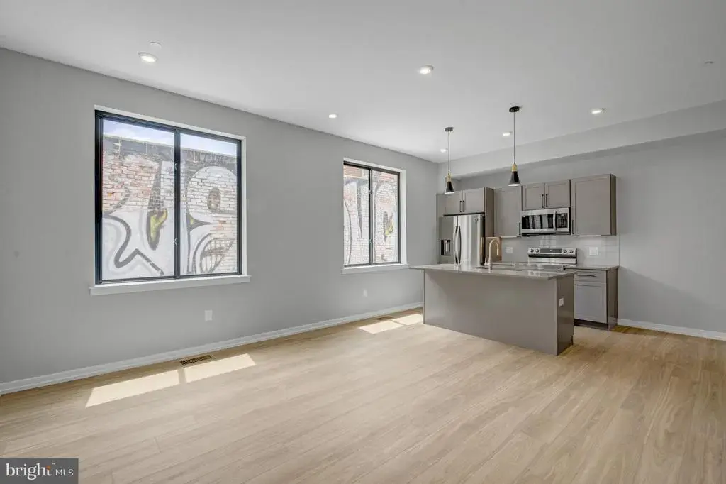 1205 S 15th St #1b, PHILADELPHIA