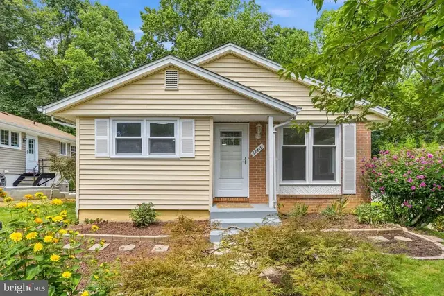 12819 Greenhall Dr, Woodbridge