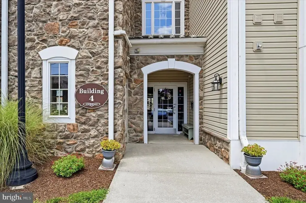 421 Creekside Dr, BROOKHAVEN