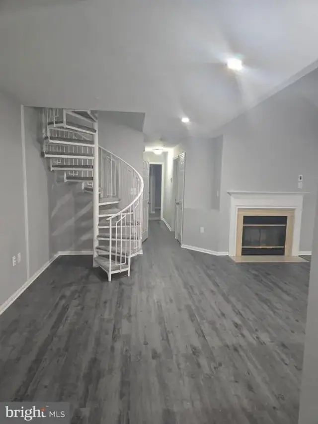 9605 Lake Pointe Ct #303, Upper Marlboro
