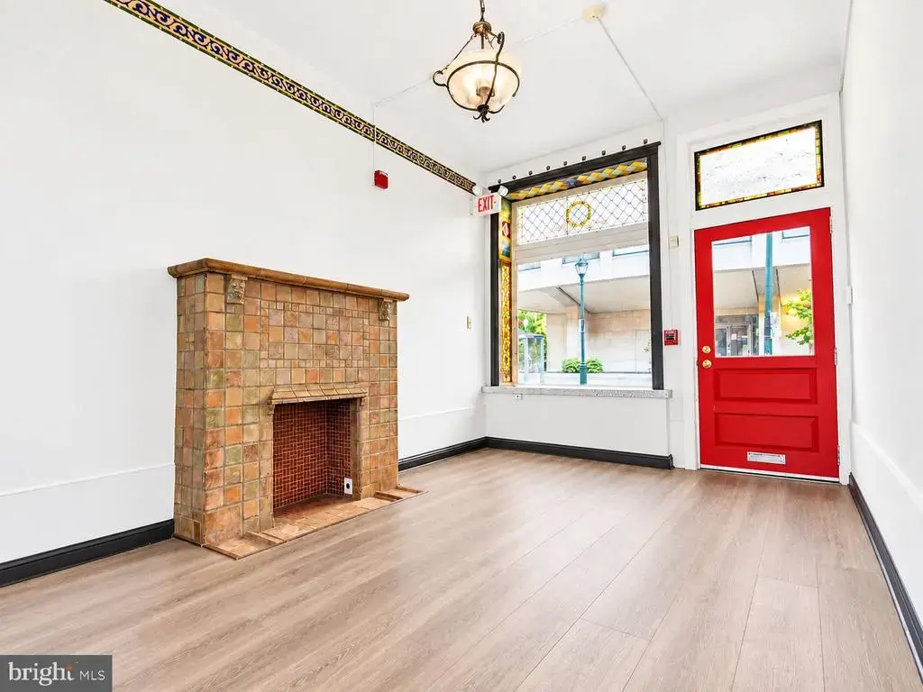 238 S 11th St #first Floor, PHILADELPHIA