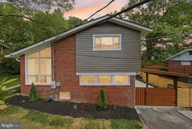 5617 Hershey Ln, Alexandria