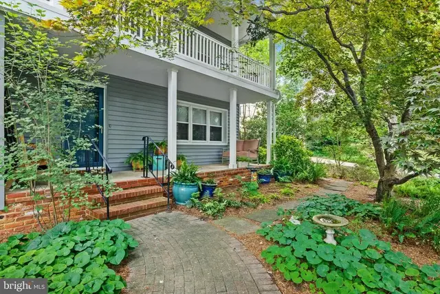 114 Tarragon Ln, Edgewater