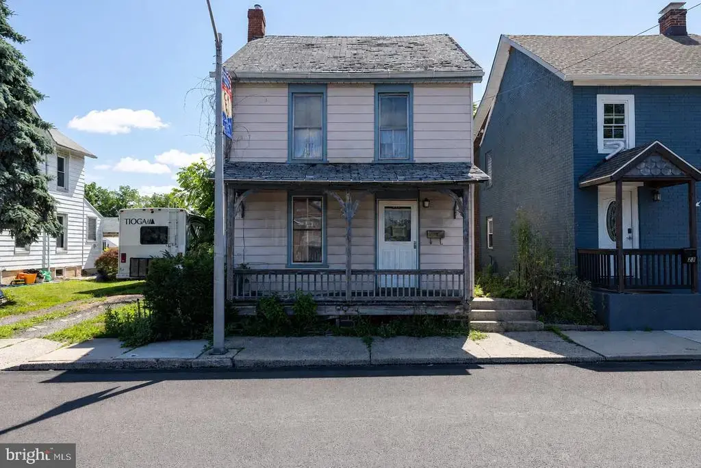 21 S 9th St, QUAKERTOWN