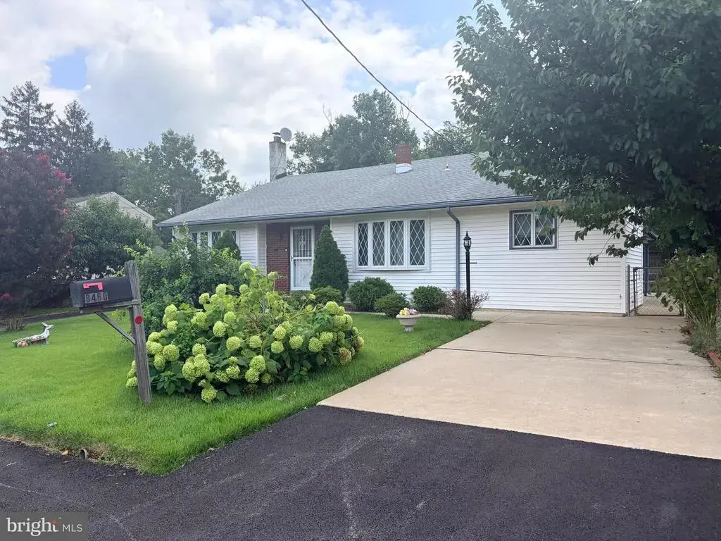 8460 Sheppard Rd, PENNSAUKEN
