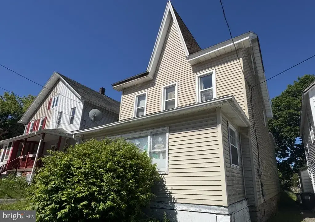1042 Birkbeck St, FREELAND